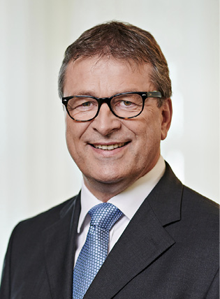 Portrait photo of Mr Wolfgang Niedziella.