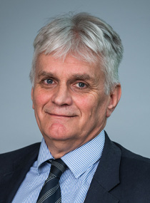 Portrait photo of Dr Bogdan Topic.
