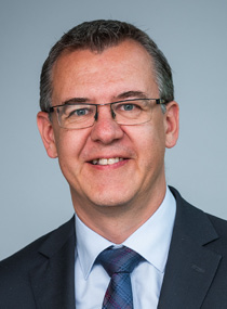 Portrait photo of Mr Christoph Winterhalter.