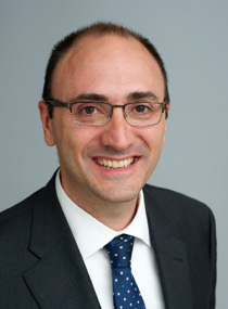 Portrait photo of Mr Javier García Díaz.